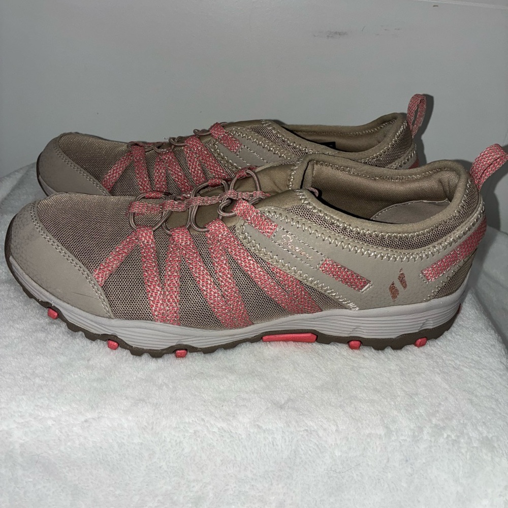 Skechers Pink and Tan Slip on shoes size 8 - Picture 2 of 11